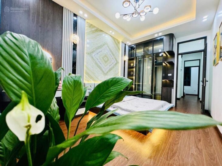 Siêu hiếm, nhà Hồ Đắc Di, p.lô, oto, vỉ hè, KD, 40m2, 5T, chỉ 12 tỷ