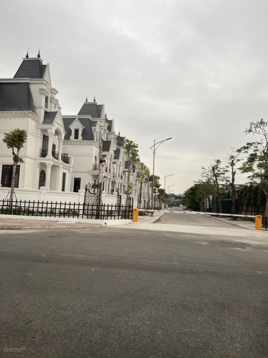 Bán gấp biệt thự đẹp 180m2 tại Jade Square, 285 triệu / m2, cạnh ciputra Hà Nội