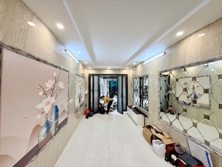 NHÀ ĐẸP Ở LUÔN – FULL NỘI THẤT – Ô TÔ ĐỖ CỬA_THOÁNG TRƯỚC SAU _THỊNH QUANG- ĐỐNG ĐA