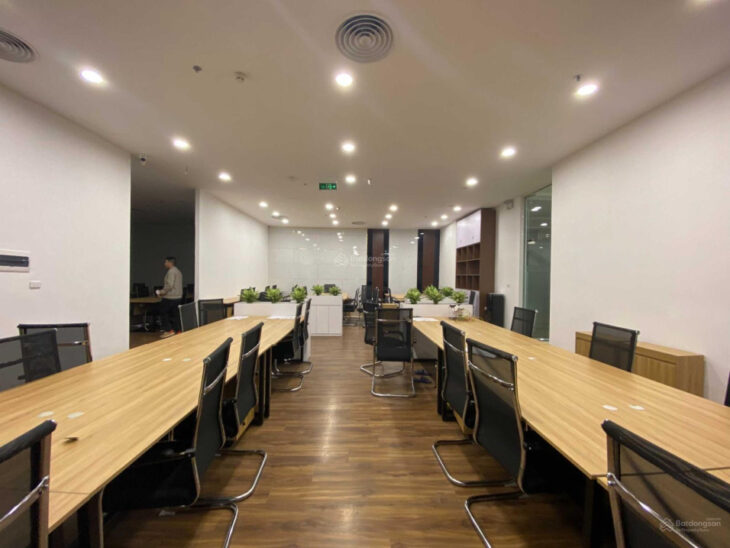 Cho thuê văn phòng DT 550m2 tại Thăng Long Tower Ngụy Như Kon Tum có cắt nhỏ 60m2, 110m2, 150m2