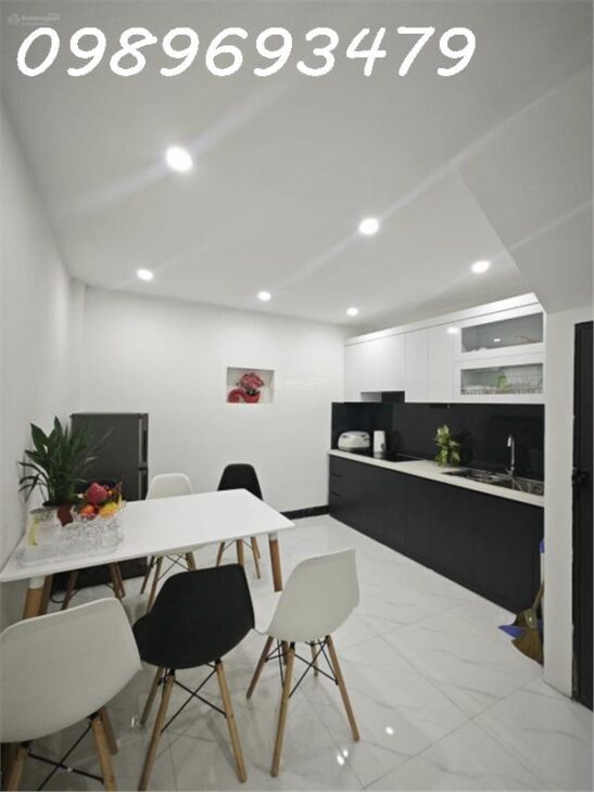 Bán nhà riêng 30m2 ra phố Vũ Trọng Phụng, 30m2 x 4tầng, MT3.7m, nhà mới full nội thất, 2 mặt thoáng