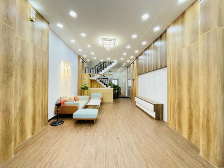 Bán nhà về quê, giá 6.8 tỷ còn tl, đường NGUYỄN THƯỢNG HIỀN, 3 lầu