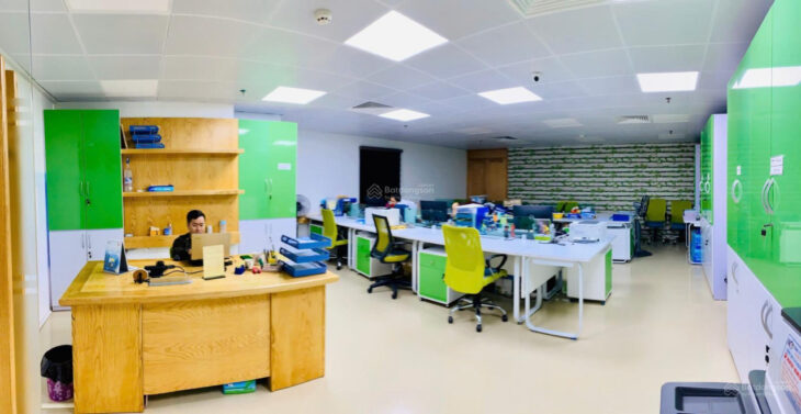 Cho thuê văn phòng DT 234m2 sẵn đầy đủ nội thất sử dụng free ngay ngã tư sở giá chỉ 55 triệu/tháng