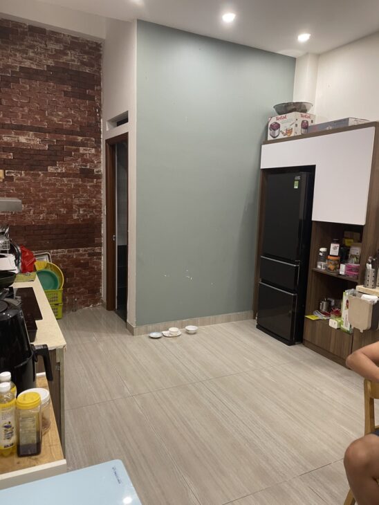 Giảm 500 triệu cần bán gấp nhà TRẦN BÌNH TRỌNG, hxh, 6m x 10m, 4 lầu, 5 phòng, 5.6 tỷ.