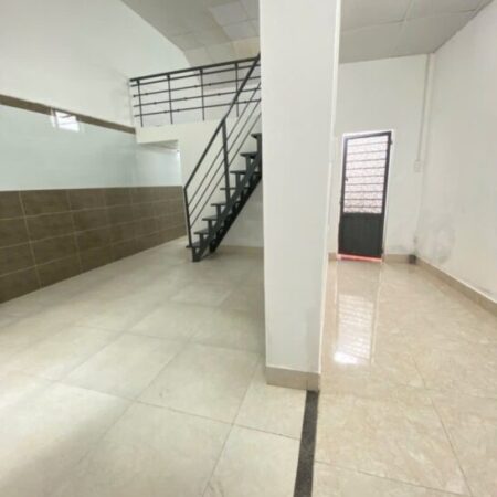 NHÀ KIỆT PHẠM VĂN NGHỊ VÀO Ở NGAY CHỈ 2 TỶ