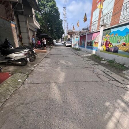???? NHÀ CỰC ĐẸP PHỐ – KIM GIANG – Ô TÔ LÙI CỬA – BÃI Ô TÔ CÁCH 5M NGAY ỦY BAN – KINH DOANH – GẦN