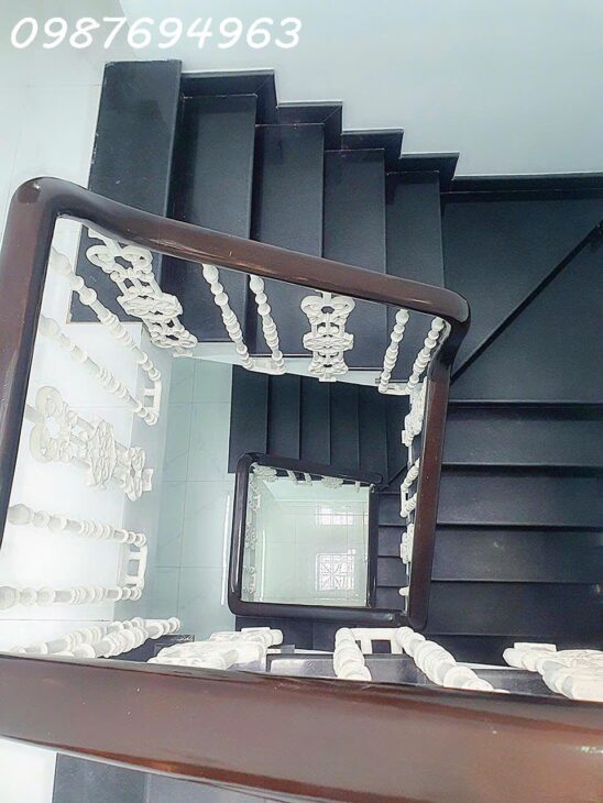 Q5 TRẦN BÌNH TRỌNG HẺM 1TRỤC THÔNG QUA NGUYỄN BIỂU 4 TẦNG BTCT 5PN KHU VỰC HIẾM CĂN BÁN 9.XT