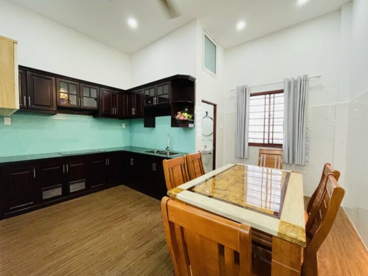 Bán nhà về quê, giá 6.8 tỷ còn tl, đường NGUYỄN THƯỢNG HIỀN, 3 lầu