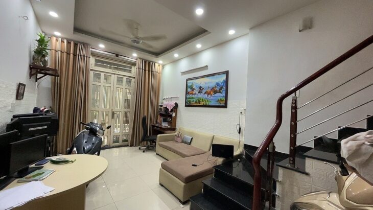 Diện tích 4m x 12m, 3 phòng, bán nhà THÍCH QUẢNG ĐƯC, PN, giá 5.9 tỷ