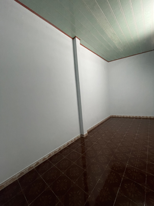 Nhà HXH sát đường Nguyễn Thần Hiến Q4, cách Q1 chỉ 1km, DT trên sổ 51m2, trệt, lầu, giá rẻ chỉ 4tỷ6