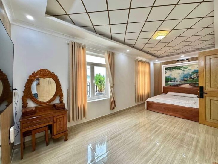 Bán gấp nhà PHAN VĂN TRỊ, BÌNH THẠNH, 5 lầu, 6 phòng, 5.8 tỷ