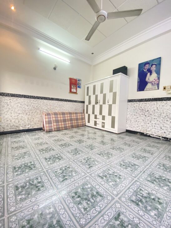 Bán gấp nhà NƠ TRANG LONG, BT, 3 phòng, 97m2, giá 5,5 tỷ.