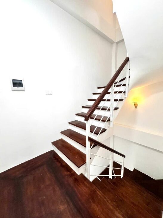 HIẾM – NHÀ ĐẸP YÊN HÒA 45M2 x 7T THANG MÁY, Ô TÔ, Ở SƯỚNG CHỈ 9 TỶ 8