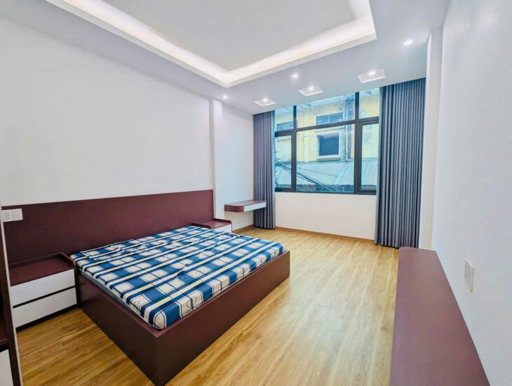 Bán nhà Phố Hào Nam_Hai mặt ngõ_Ngõ thông gần mặt phố_35mx4T_Giá: 7.68 Tỷ.