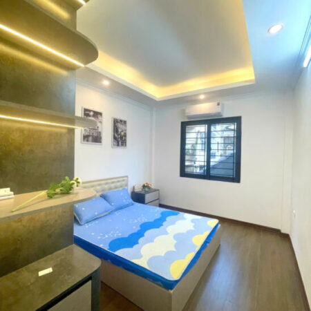 Bán nhà Phố Hào Nam_5 tầng dân xây_ Mặt trước thoáng sáng_30mx5T_ Giá: 7.1 tỷ.