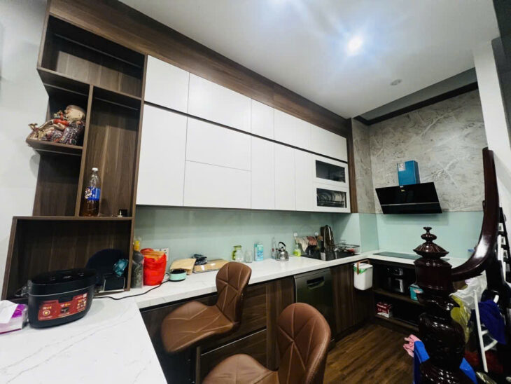 Bán nhà Phố Hào Nam_5 tầng dân xây_ Mặt trước thoáng sáng_30mx5T_ Giá: 7.1 tỷ.