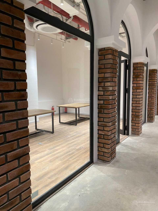 Cho thuê 1000m2 văn phòng tại Home City Trung Kính có cắt nhỏ từ 50m2 bàn giao nội thất cơ bản