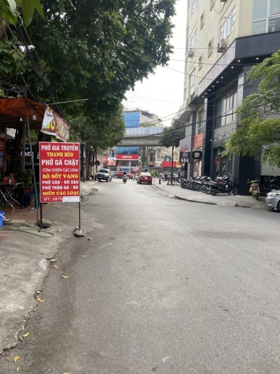 siêu phẩm lô đất siêu đẹp vị trí siêu hót tại Văn La 55m , mt 5m oto qua nhà , gần chợ , gần các