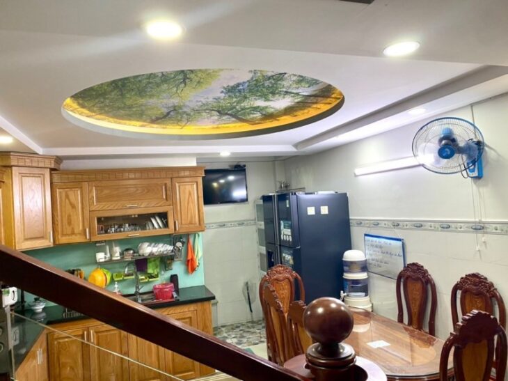 Nhà đẹp ở ngay 4 tầng (4×15), hẻm xe hơi Gò Vấp giá 6.9 tỷ