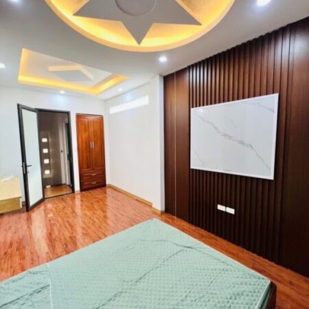 Bán Nhà Lô Góc 3 Thoáng 30m2 – Cách Phố Quốc Tử Giám Chỉ 10m – Giá 7 Tỷ!