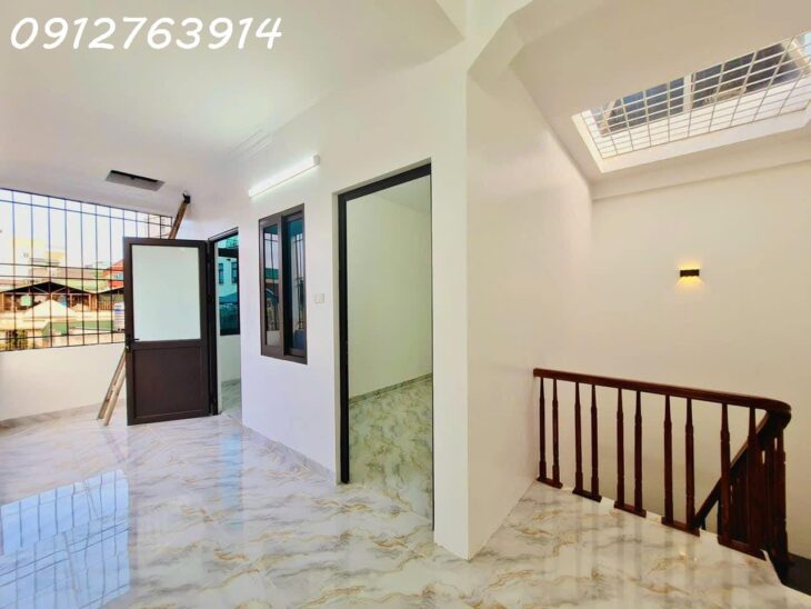 Siêu phẩm! Bán nhà Kim Mã, full nội thất VIP, 42m2, 5T, mặt tiền VIP 5,5m, chỉ 9.4 tỷ