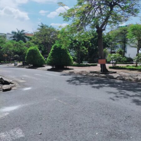 Bán biệt thự góc 2 mặt tiền DT 10x27m đối diện công viên khu dân cư Tên Lửa gần Aeon Mall, Bình Trị