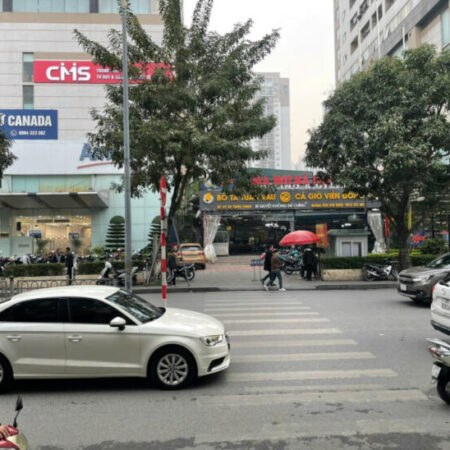 Cho thuê mặt bằng kinh doanh lô góc Ngụy Như Kon Tum – Vũ Trọng Phụng DT 300m2 gồm 2 mặt tiền rộng