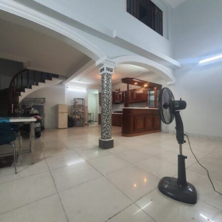 Bán nhà NGUYÊN THIỆN THUẬT, Q3, 70m2, 5 phòng, giá 8.5 tỷ