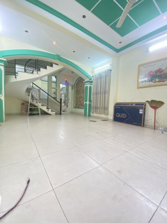 Bán gấp nhà NƠ TRANG LONG, BT, 3 phòng, 97m2, giá 5,5 tỷ.