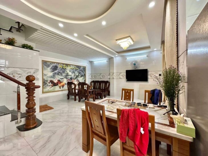 Bán gấp nhà PHAN VĂN TRỊ, BÌNH THẠNH, 5 lầu, 6 phòng, 5.8 tỷ