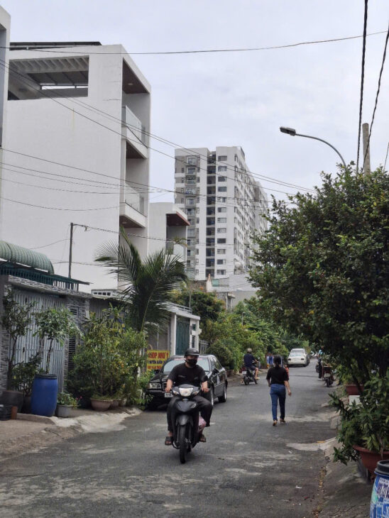 Bán gấp Căn hộ dịch vụ Mặt tiền 3 tầng 12 phòng, thu 36tr/ tháng, Linh tây, Thủ Đức 101 m2