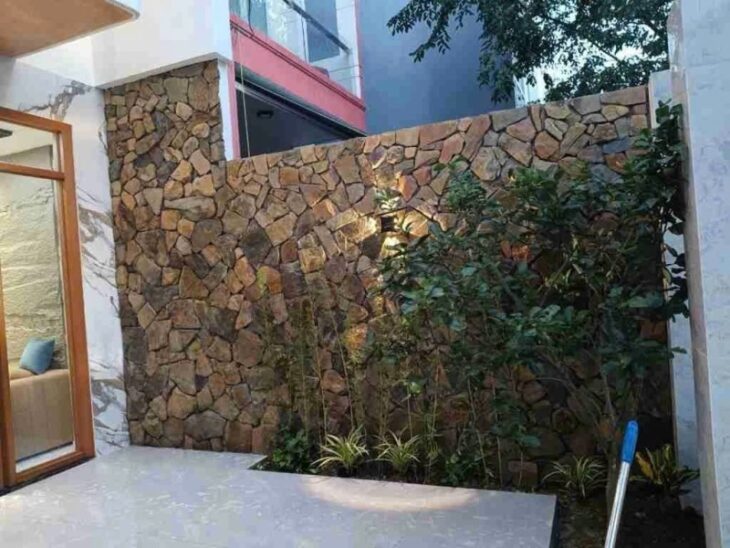 Nhà đẹp 3 tầng mặt tiền Trần Kim Xuyến -Hòa Xuân – Giá 6,25 tỷ .