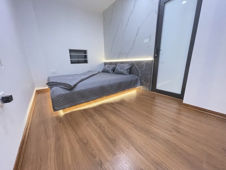 Tiêu Đề: Bán Nhà Đẹp Gia Quất – Ô Tô Đỗ Cửa – Ở Ngay – 49m² 5 Tầng – Nhỉnh 5 Tỷ