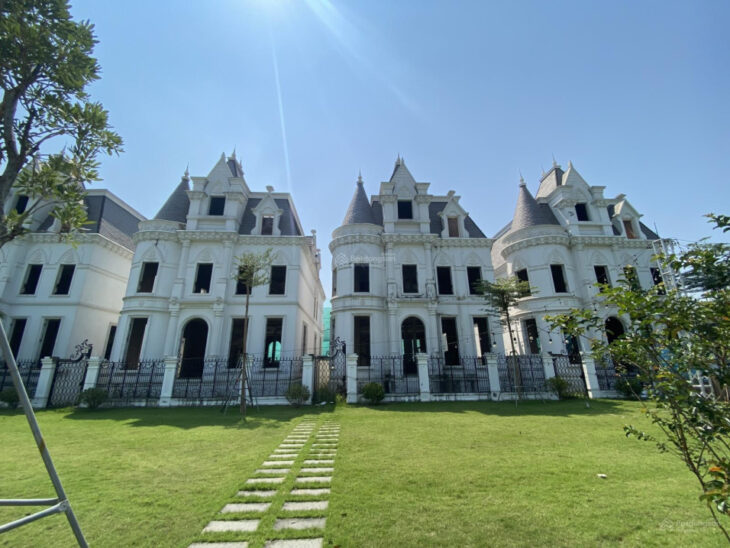 Lô đơn lập Ciputra 2 mặt tiền, cạnh công viên, có hầm, nhận nhà sổ đỏ luôn trực tiếp CĐT 0985680788