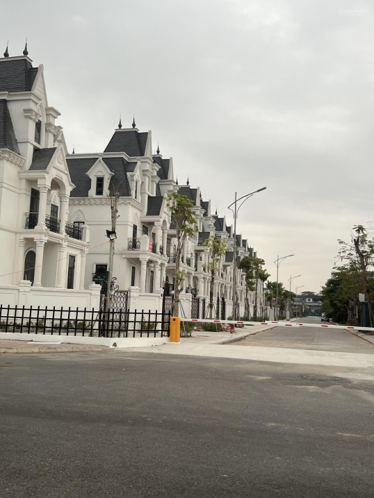 Bán gấp biệt thự đẹp 180m2 tại Jade Square, 285 triệu / m2, cạnh ciputra Hà Nội
