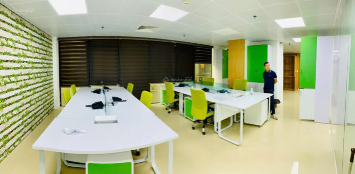 Cho thuê văn phòng DT 234m2 sẵn đầy đủ nội thất sử dụng free ngay ngã tư sở giá chỉ 55 triệu/tháng