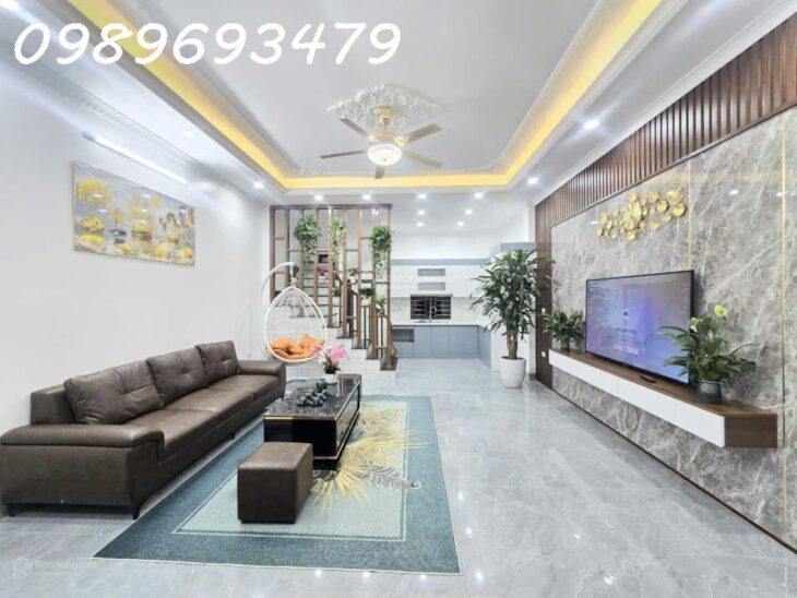 Chính chủ bán nhà riêng phố Huỳnh Thúc Kháng, Đống Đa, vài bước ra phố, nhà mới, 45m2 giá 8,9 tỷ