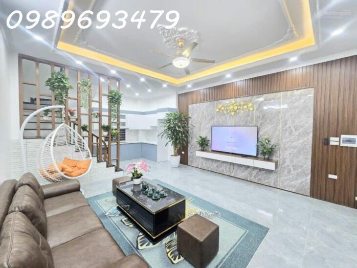 Chính chủ bán nhà riêng phố Huỳnh Thúc Kháng, Đống Đa, vài bước ra phố, nhà mới, 45m2 giá 8,9 tỷ