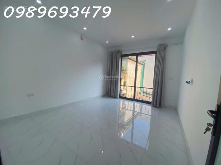 Bán nhà riêng 30m2 ra phố Vũ Trọng Phụng, 30m2 x 4tầng, MT3.7m, nhà mới full nội thất, 2 mặt thoáng