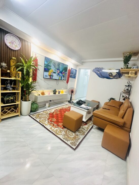 chính chủ bán gấp nhà Mai Động 70m2 5m mặt tiền hơn 3 tỷ kinh doanh sầm uất, vài mét ra phố.