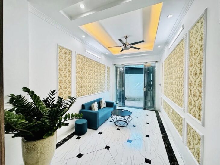 Bán nhà Lĩnh Nam, lô góc, ô tô đỗ cửa, 35m, hơn 4 tỷ