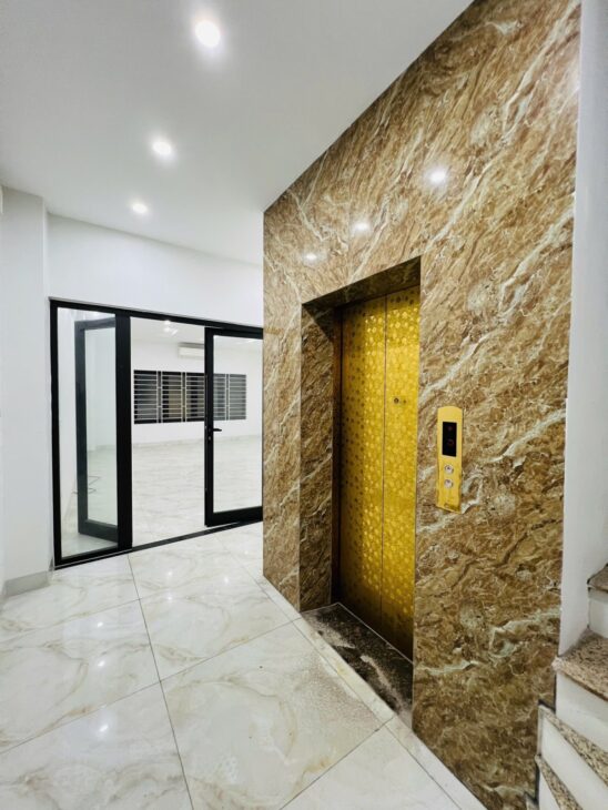 TÔN ĐỨC THẮNG – ĐỐNG ĐA – 70M2- THANG MÁY- SỔ A4- VĂN PHÒNG CÔNG TY – HƠN 15 TỶ