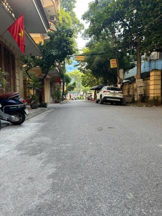 TRUNG KÍNH – CẦU GIẤY -Ô TÔ TRÁNH THÔNG- VỈA HÈ – KINH DOANH ĐỈNH – NHỈNH 26 TỶ