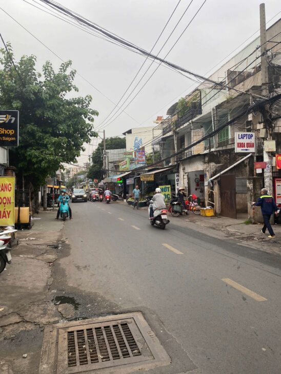 Bán Nhà Nguyên Hồng 4×10, 2 Tầng, 2PN, Gần Emart Chỉ 3.3 Tỉ