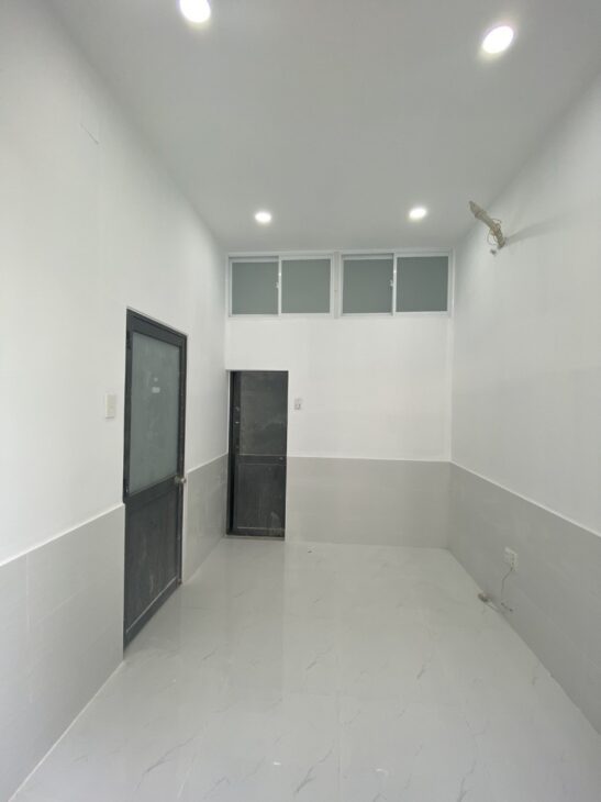 Bán Nhà Phan Văn Trị, 2 Tầng 2 PN, Gần Emart Chỉ 3.4 Tỉ