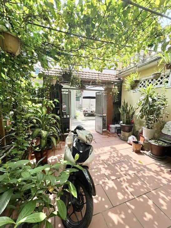 BÁC NÀO GẶP ĐƯỢC CÁI NHÀ C4 NÀY THÌ GIÓ LẠNH ĐẾN MẤY CŨNG SẼ “ ẤM LÒNG” NGAY THÔI! Bán nhà C4 Việt