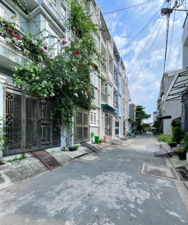 LÔ ĐẤT 2 MẶT THOÁNG ĐỐI DIỆN VẠN PHÚC CITY. CẠNH QL13. HBP. TĐ. (4,8*13.5) GIÁ 4 TỶ 150 TL.