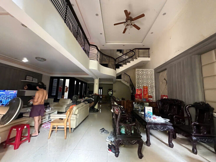 Bán gấp lô đất VIP diện tích khủng 303m2 có ngay căn Biệt Thự 3 tầng mặt đường biển Nguyễn Tất