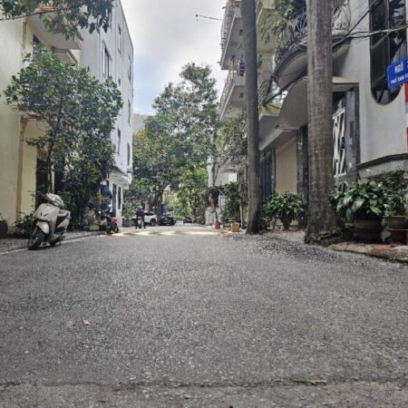 Bán đất Lý Sơn – Ô tô tải tránh – Dân trí tuyệt vời -Phân Lô -45m2 nhỉnh 6.55 tỷ ( Thương Lượng)