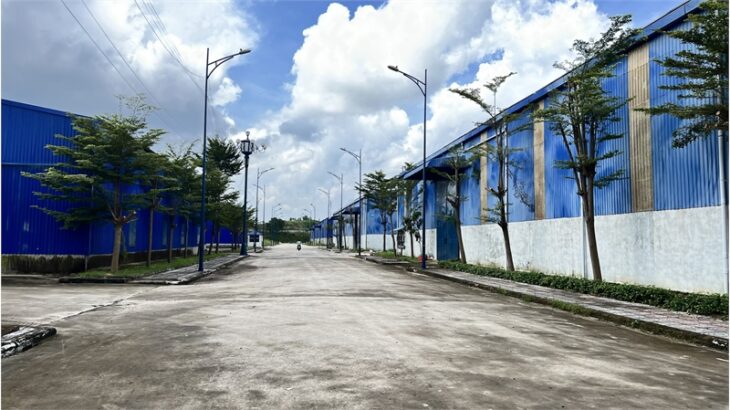 XT385 nhà xưởng đẹp kết cấu khung thép kiên cố trang bị PC đầy đủ, khuôn viên cây xanh XT385 nhà xưởng đẹp kết cấu khung thép kiên cố trang bị PC đầy đủ, khuôn viên cây xanh